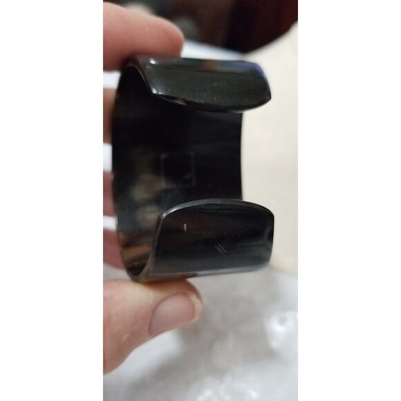 two's company made in India 2" w/1" opening bracelet 1.1563 - Picture 6 of 9